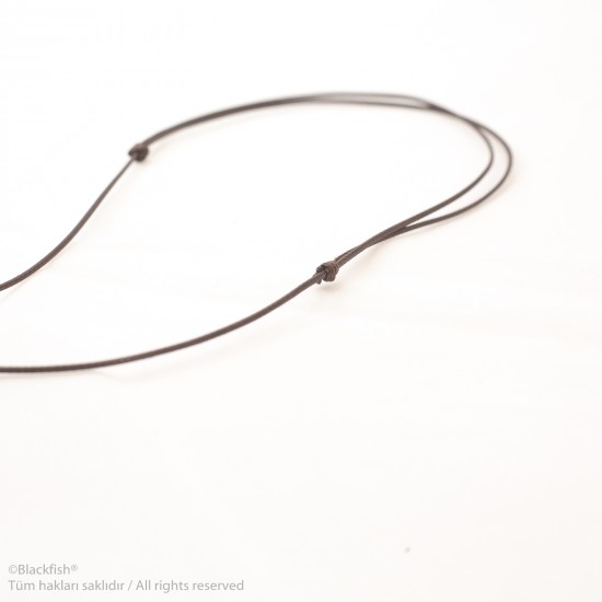 İşlemeli Ceviz Ağacı Kolye Fin Serisi 