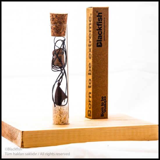 İşlemeli Ceviz Ağacı Kolye Fin Serisi 