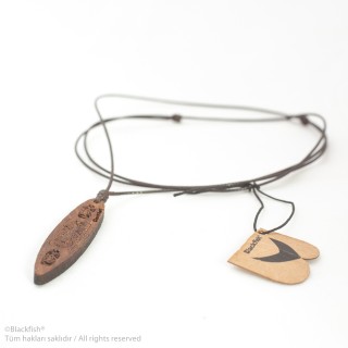 İşlemeli Ceviz Ağacı Kolye Sörf Serisi 