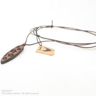 İşlemeli Ceviz Ağacı Kolye Sörf Serisi 